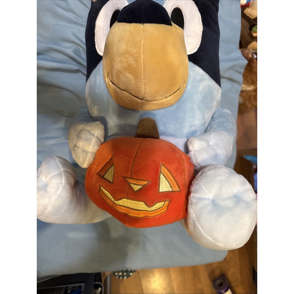 Official Bluey Jumbo Halloween Plush 18" holding pumpkin Pre Owned - Picture 3 of 6